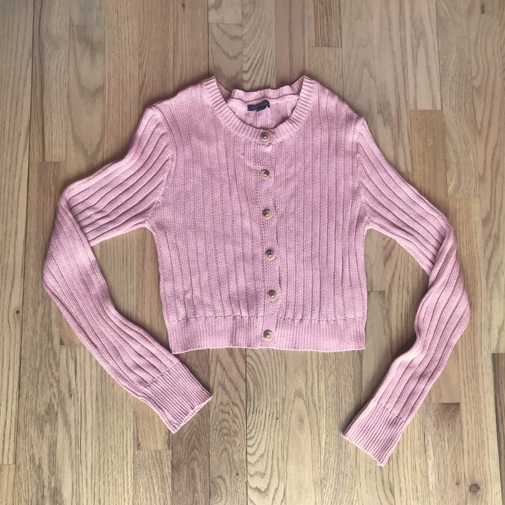 Pink cropped cardigan, perfect for spring!